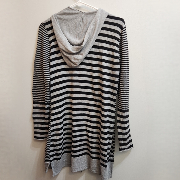 Indigenous Organic Cotton Striped Long Sweater Size Medium - Picture 4 of 9